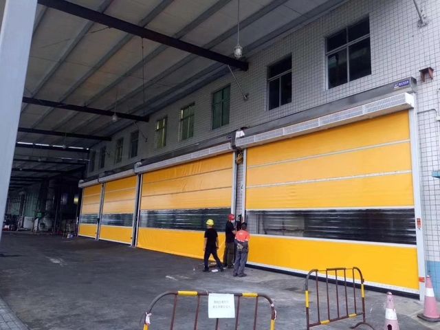 昆山市遠東紡織用品公司車(chē)間潔凈快速門(mén)項目